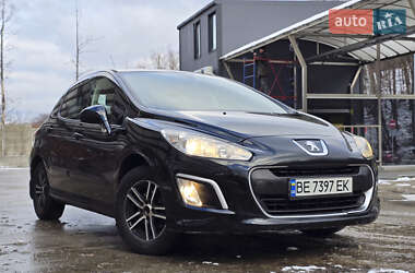 Хэтчбек Peugeot 308 2011 в Киеве