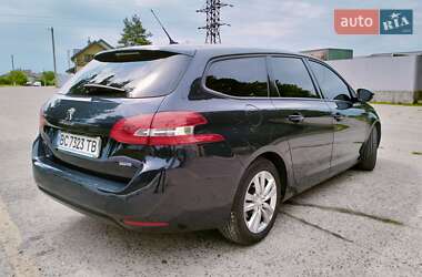 Універсал Peugeot 308 2015 в Новояворівську