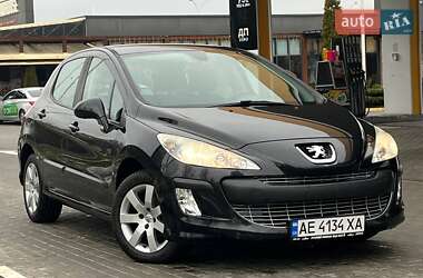 Хэтчбек Peugeot 308 2008 в Днепре