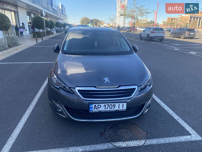 Хэтчбек Peugeot 308 2016 в Запорожье