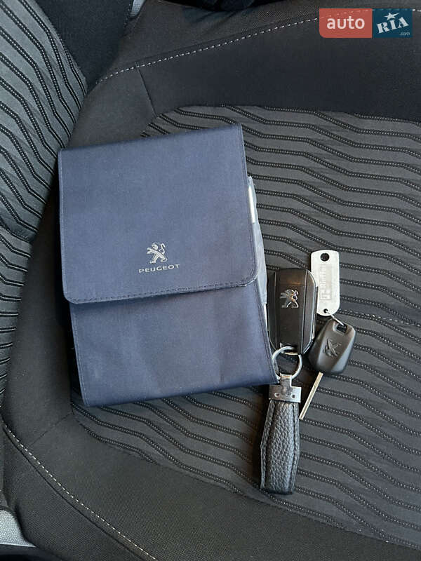 Универсал Peugeot 308 2016 в Киеве