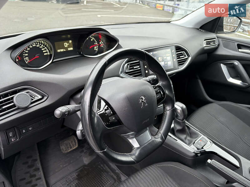Универсал Peugeot 308 2016 в Киеве