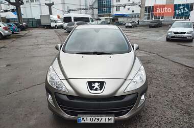 Хэтчбек Peugeot 308 2010 в 