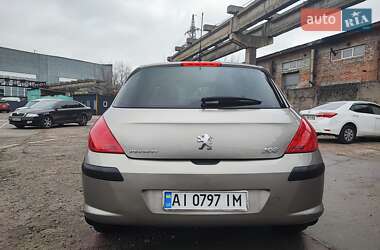 Хэтчбек Peugeot 308 2010 в 