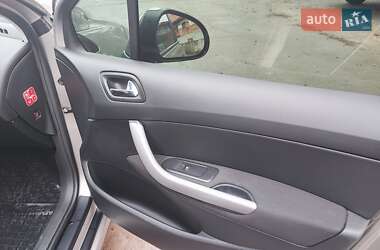 Хэтчбек Peugeot 308 2010 в 