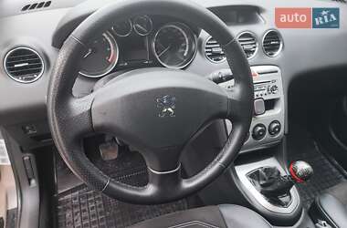 Хэтчбек Peugeot 308 2010 в 