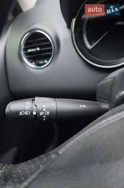 Хэтчбек Peugeot 308 2010 в 