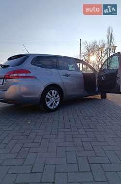 Универсал Peugeot 308 2015 в Могилев-Подольске