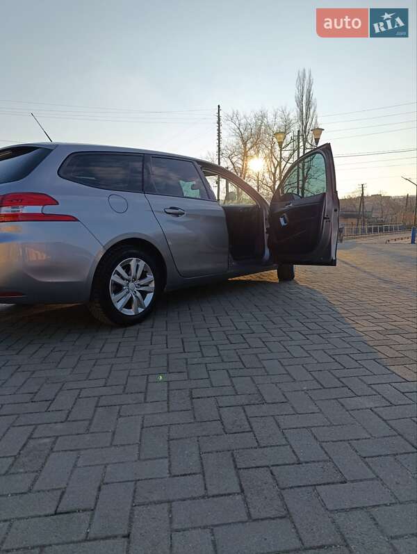 Универсал Peugeot 308 2015 в Могилев-Подольске