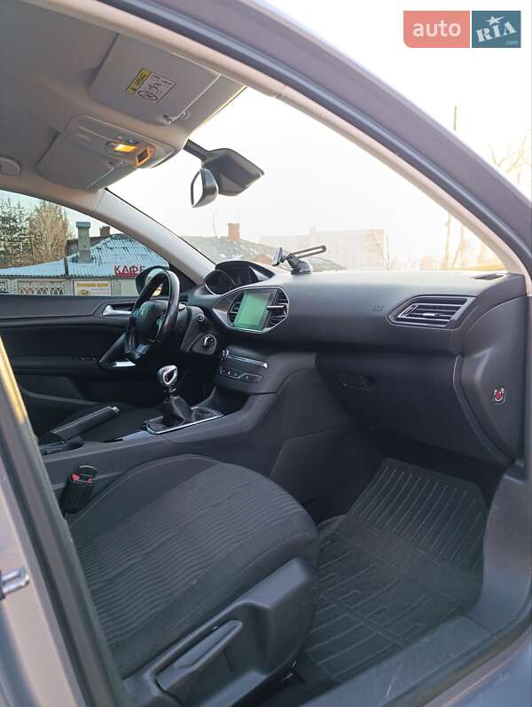 Универсал Peugeot 308 2015 в Могилев-Подольске