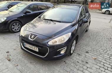 Хэтчбек Peugeot 308 2012 в Ивано-Франковске