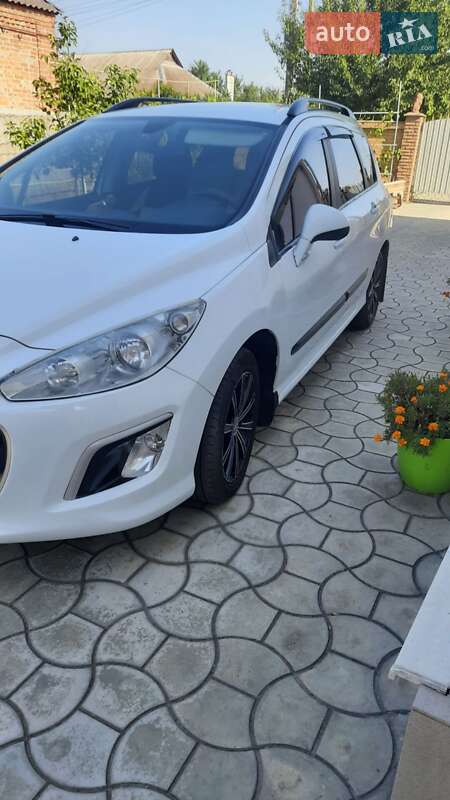Універсал Peugeot 308 2012 в Охтирці