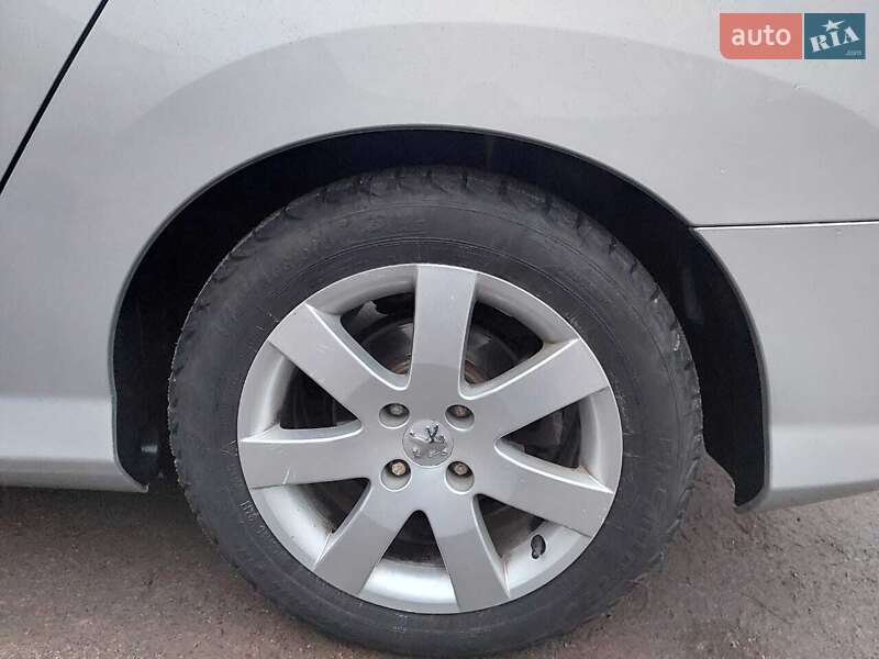 Универсал Peugeot 308 2010 в Коростене