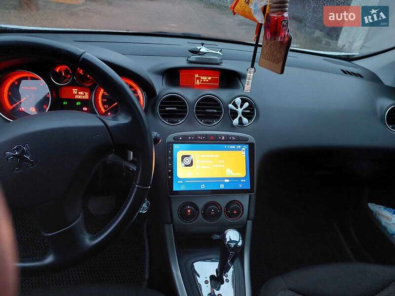 Универсал Peugeot 308 2010 в Коростене