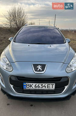 Універсал Peugeot 308 2011 в Рівному