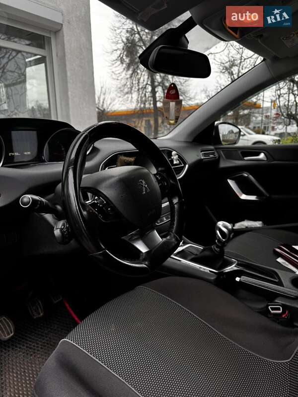 Універсал Peugeot 308 2015 в Мукачевому