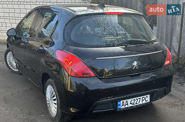 Хэтчбек Peugeot 308 2011 в Киеве