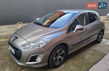 Хэтчбек Peugeot 308 2011 в Мукачево