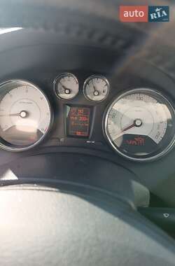 Хэтчбек Peugeot 308 2010 в 