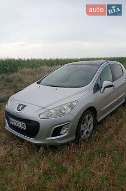 Хетчбек Peugeot 308 2011 в 