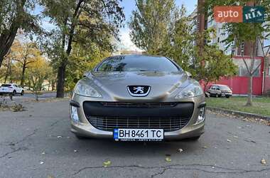 Хэтчбек Peugeot 308 2011 в Николаеве