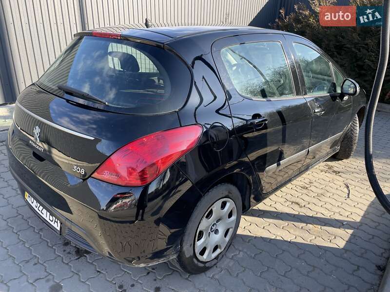 Хетчбек Peugeot 308 2011 в Ужгороді