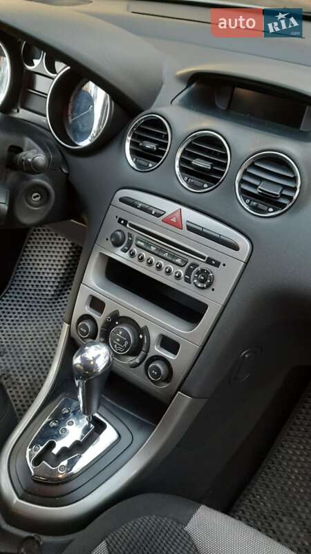 Хэтчбек Peugeot 308 2012 в Чернигове