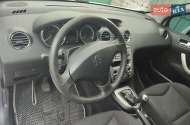 Хэтчбек Peugeot 308 2009 в 