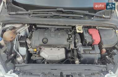 Хэтчбек Peugeot 308 2009 в 