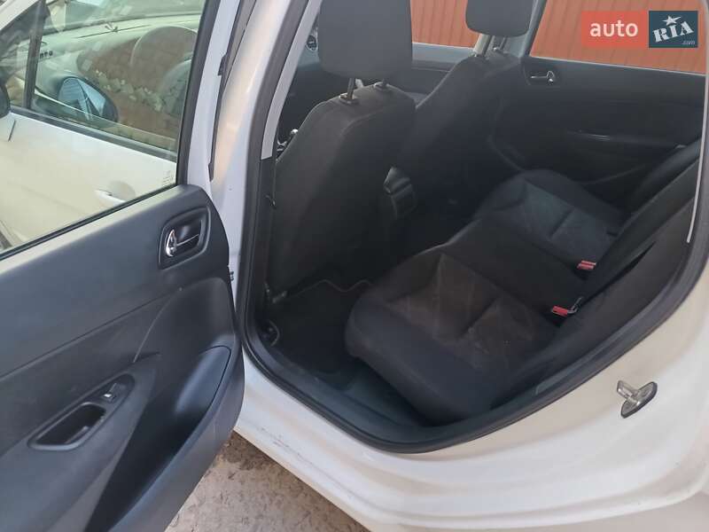 Универсал Peugeot 308 2013 в Дубно