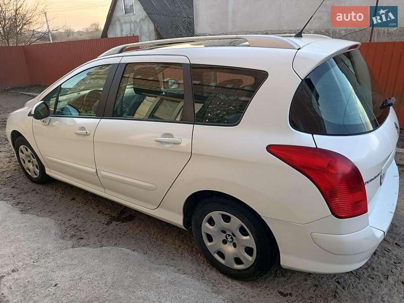 Универсал Peugeot 308 2013 в Дубно