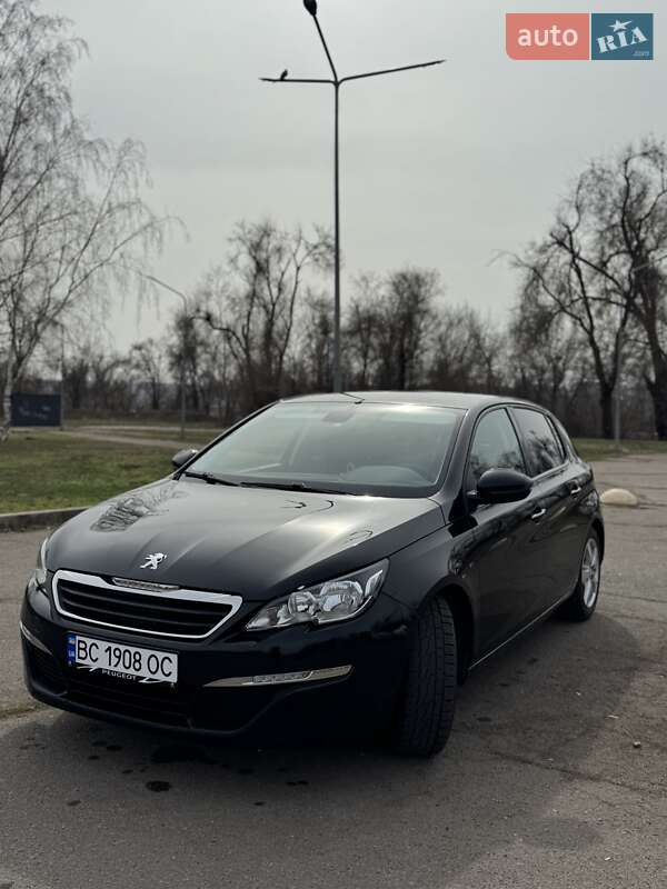 Хетчбек Peugeot 308 2014 в 