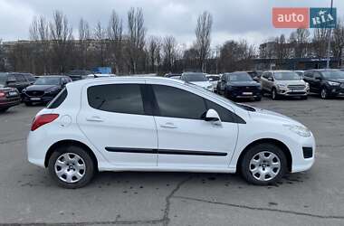 Хэтчбек Peugeot 308 2012 в 