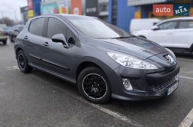 Хэтчбек Peugeot 308 2011 в Новомосковске