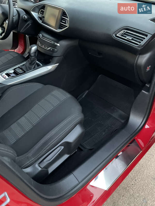 Универсал Peugeot 308 2015 в Луцке