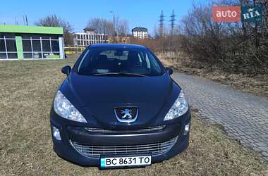 Хетчбек Peugeot 308 2011 в 