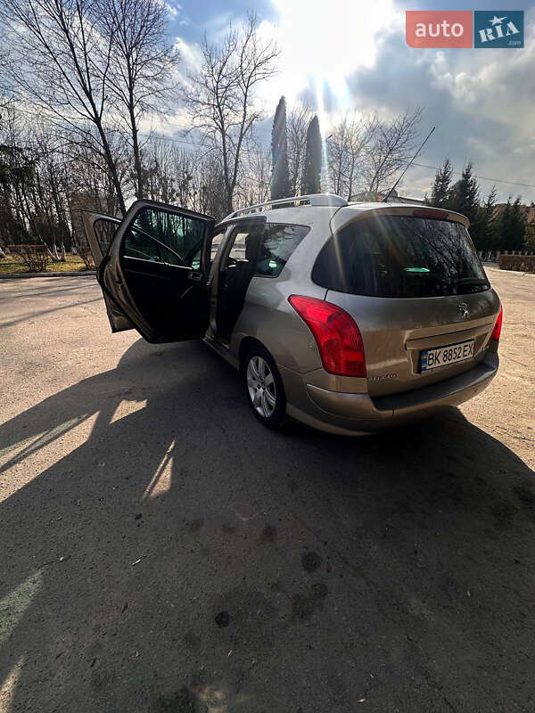 Універсал Peugeot 308 2011 в Дубні