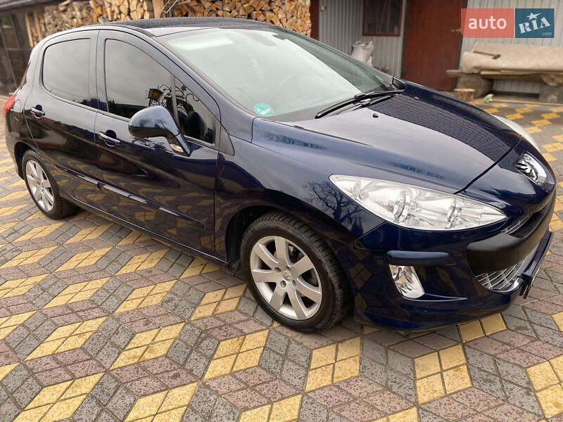 Хетчбек Peugeot 308 2011 в Луцьку