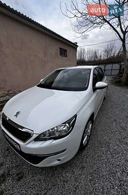 Хетчбек Peugeot 308 2016 в 