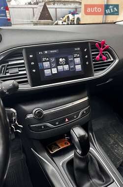 Хетчбек Peugeot 308 2016 в 