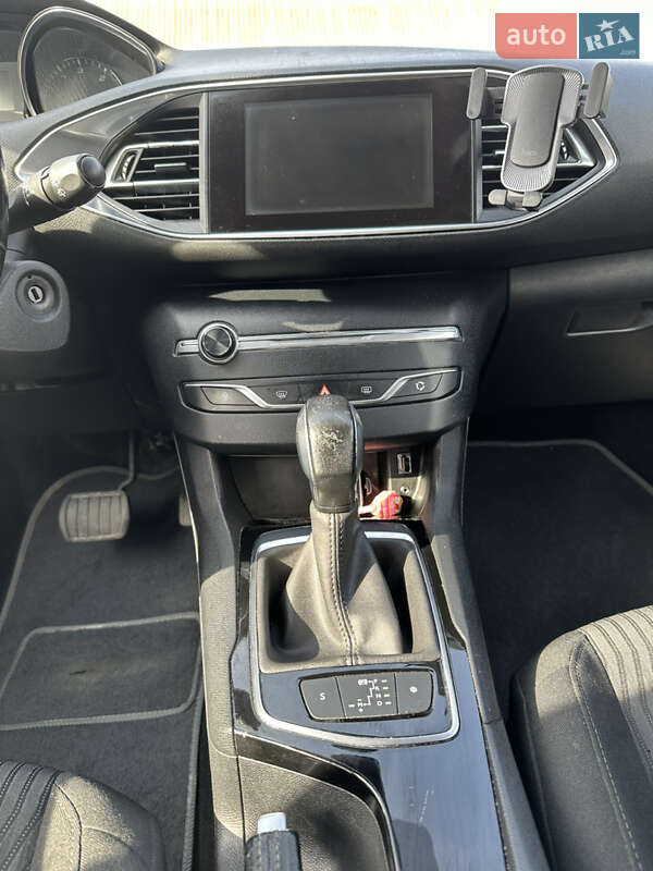 Універсал Peugeot 308 2016 в Вінниці