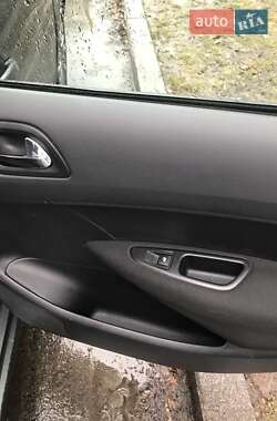 Хетчбек Peugeot 308 2011 в 
