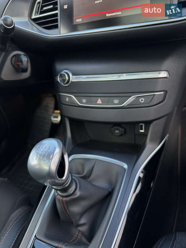 Универсал Peugeot 308 2018 в Львове