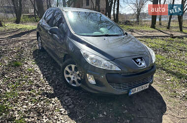 Хэтчбек Peugeot 308 2011 в 
