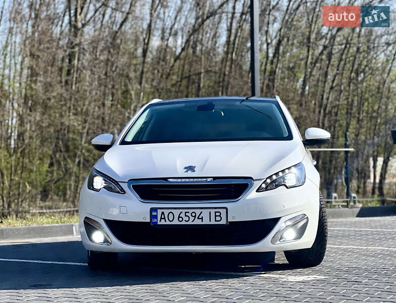 Універсал Peugeot 308 2015 в Ужгороді
