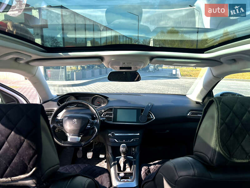 Універсал Peugeot 308 2015 в Ужгороді