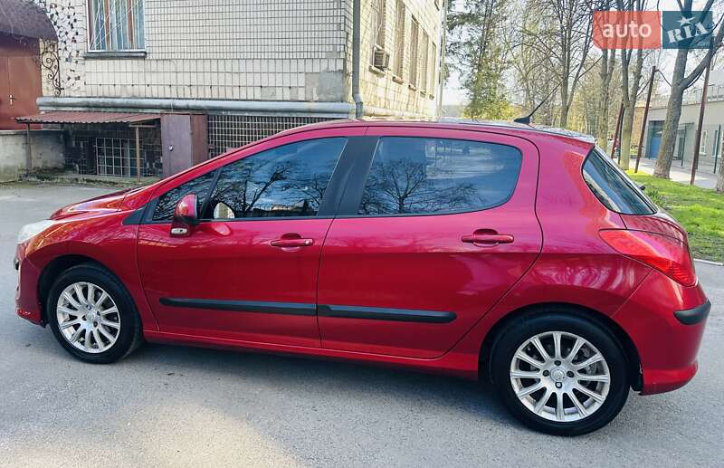 Хэтчбек Peugeot 308 2010 в Киеве