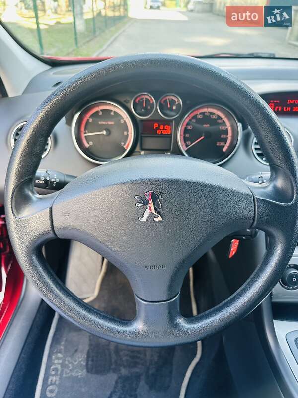 Хэтчбек Peugeot 308 2010 в Киеве