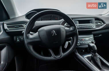 Хэтчбек Peugeot 308 2015 в 