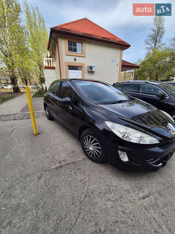 Хетчбек Peugeot 308 2008 в Вараші